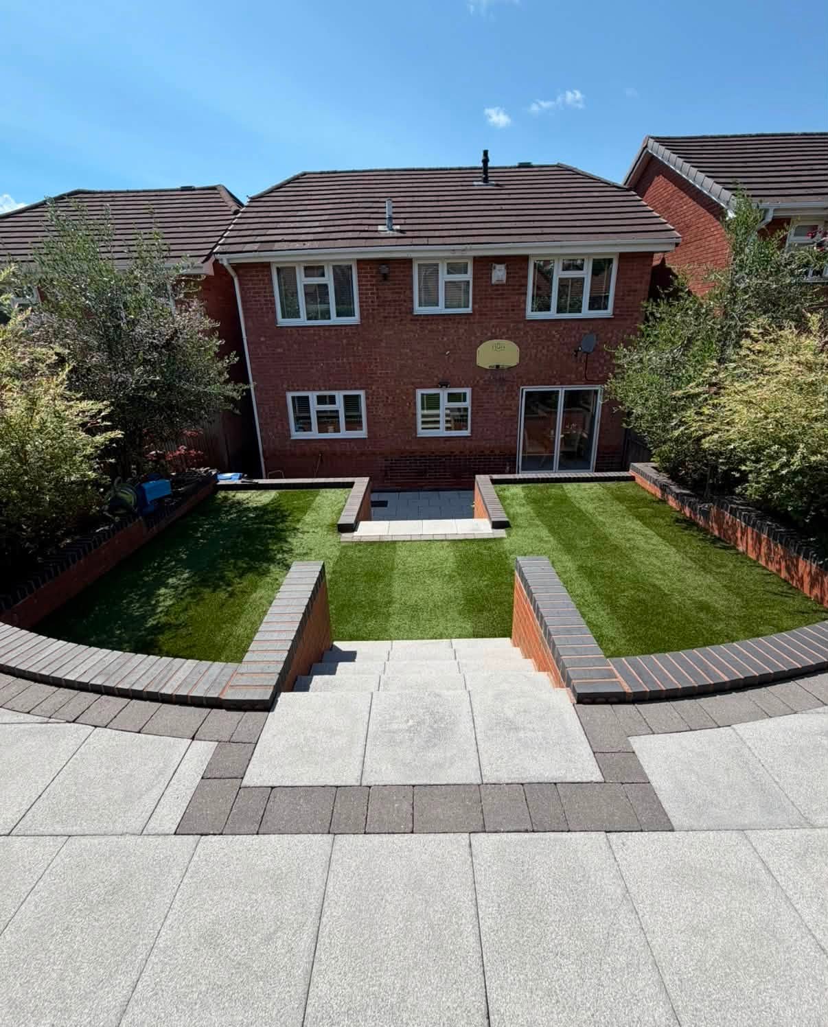 Clean artificial grass